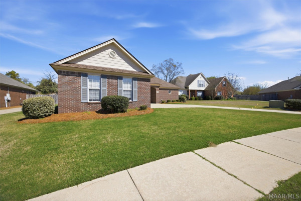 8349 Grayson Grove