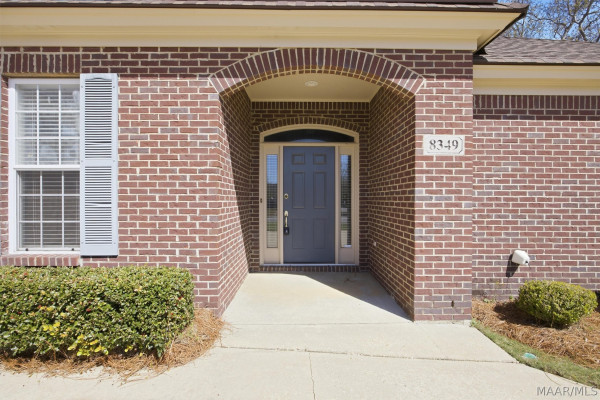 8349 Grayson Grove