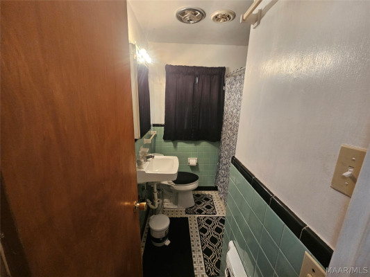 3006 Pelzer Avenue