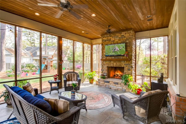 9846 Wynchase Circle