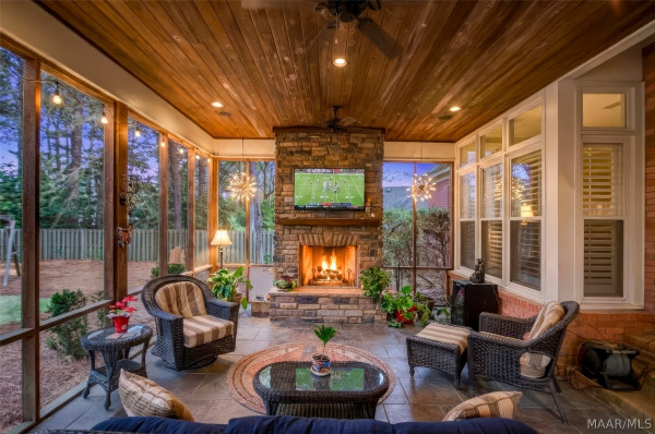 9846 Wynchase Circle