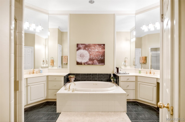 9846 Wynchase Circle