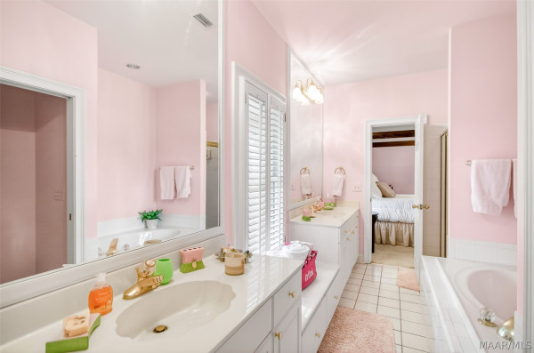 9846 Wynchase Circle