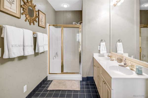 9846 Wynchase Circle