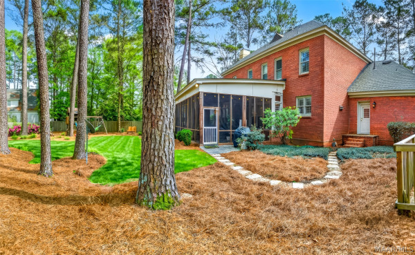 9846 Wynchase Circle