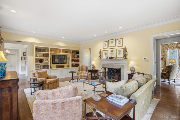 1841 Wentworth Drive