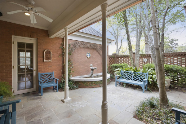 1841 Wentworth Drive