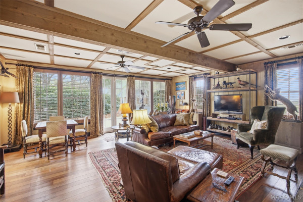 1841 Wentworth Drive