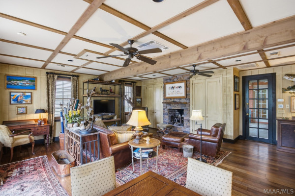 1841 Wentworth Drive