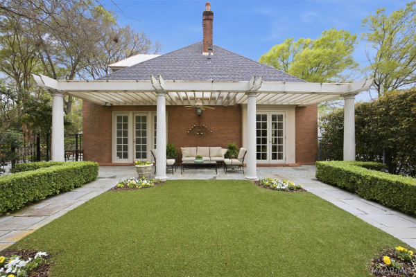 1841 Wentworth Drive