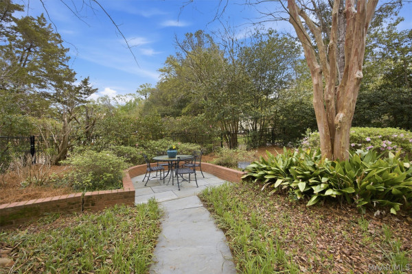 1841 Wentworth Drive