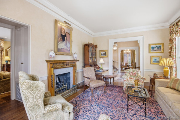 1841 Wentworth Drive