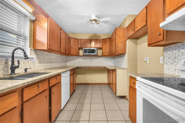 4317 Hillside Oaks Court