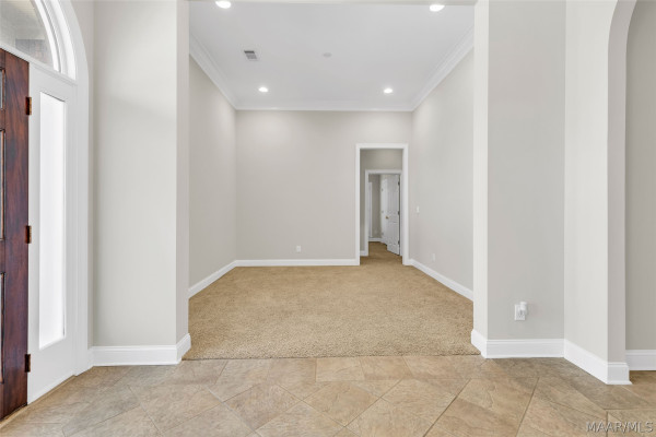 8632 LILLIAN Place