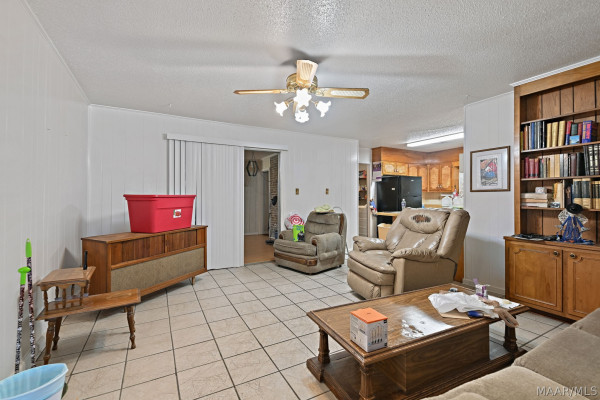 4323 Sunnybrook Drive