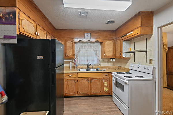 4323 Sunnybrook Drive