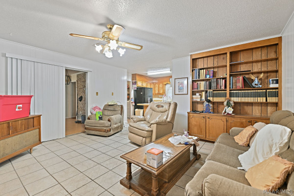 4323 Sunnybrook Drive