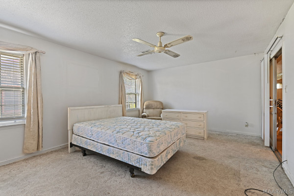 4323 Sunnybrook Drive