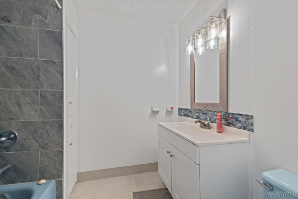 4323 Sunnybrook Drive