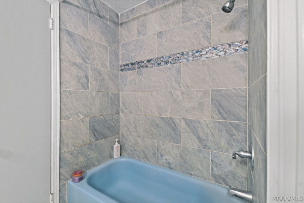 4323 Sunnybrook Drive