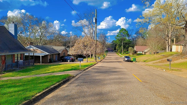 3033 Willow Lane Drive