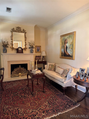 6712 Luxembourg Circle