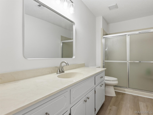 769 Ledyard Place