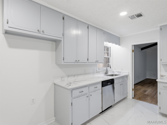 769 Ledyard Place