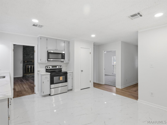 769 Ledyard Place