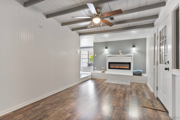 6101 Deatsville Highway