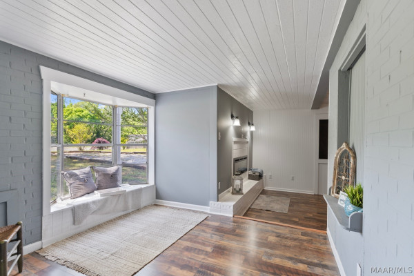 6101 Deatsville Highway