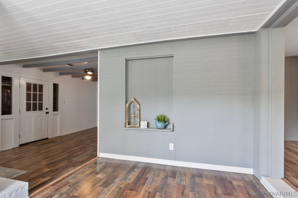 6101 Deatsville Highway