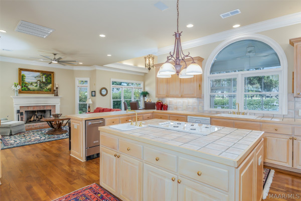 8024 WESTCHESTER Place