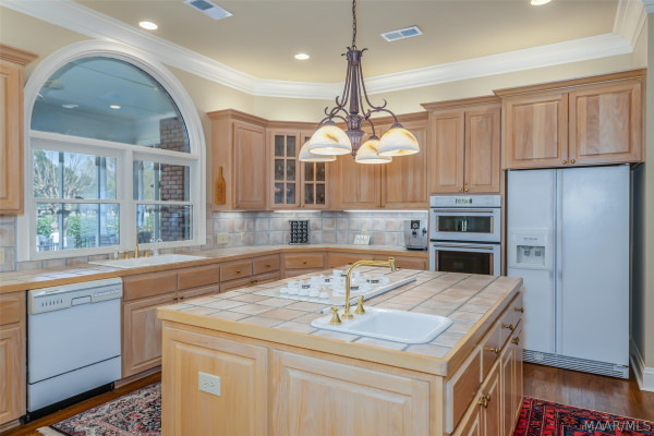 8024 WESTCHESTER Place