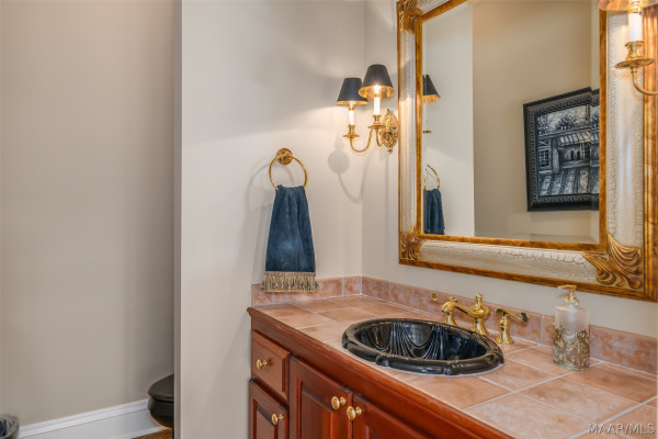 8024 WESTCHESTER Place