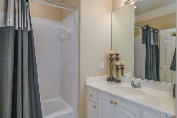 8024 WESTCHESTER Place