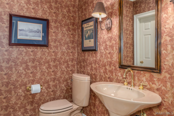 8024 WESTCHESTER Place