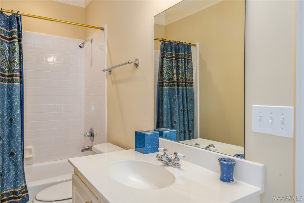 8024 WESTCHESTER Place