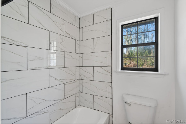 186 Lake Bend Cove