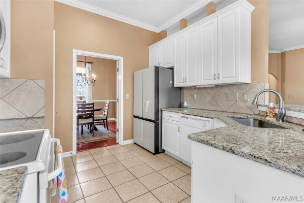 8913 Cotswold Court