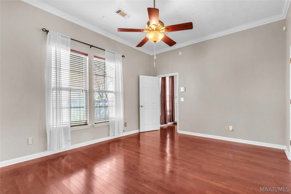 8913 Cotswold Court