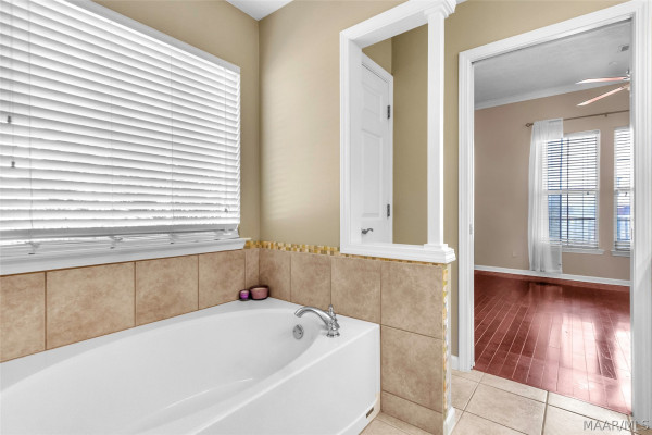 8913 Cotswold Court