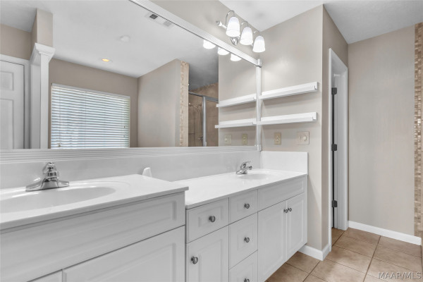 8913 Cotswold Court