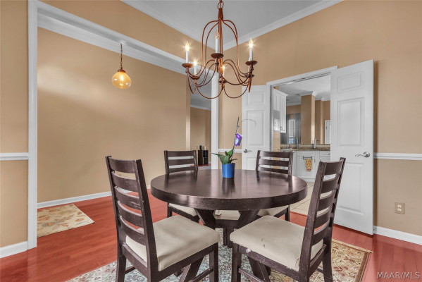 8913 Cotswold Court