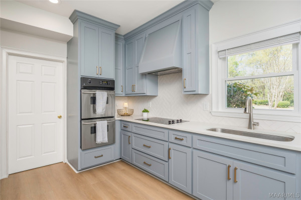 8243 MOSSY OAK Drive