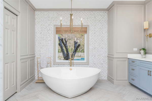 8243 MOSSY OAK Drive