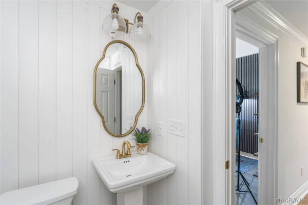 8243 MOSSY OAK Drive