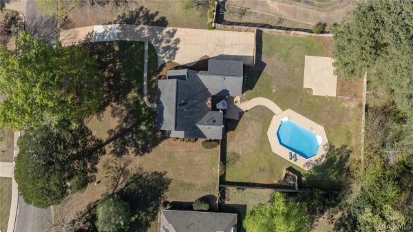 8243 MOSSY OAK Drive