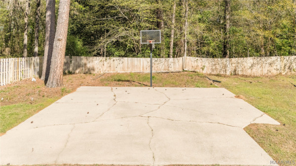 8243 MOSSY OAK Drive