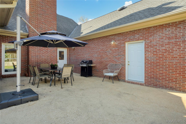 8243 MOSSY OAK Drive